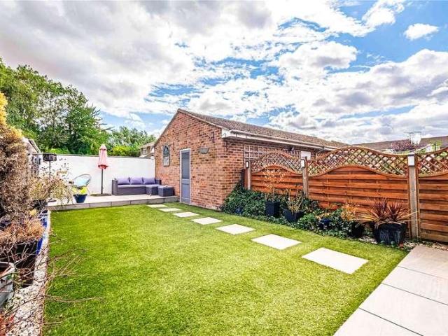 House for sale in Pouchen End, Hertfordshire