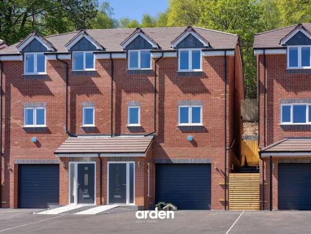 House for sale in Bromsgrove, Worcestershire
