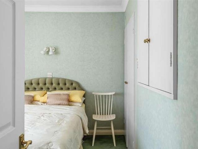 House for sale in Oxted, Hillview