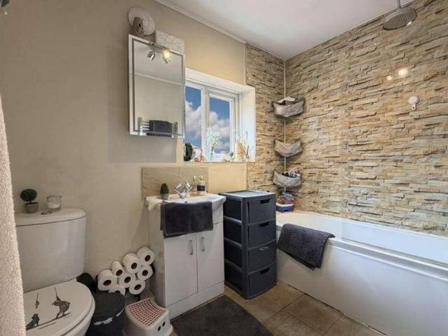 House for sale in Sinderby, North Yorkshire