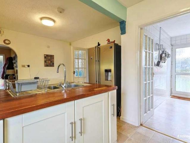 House for sale in Three Beaches, Livermead