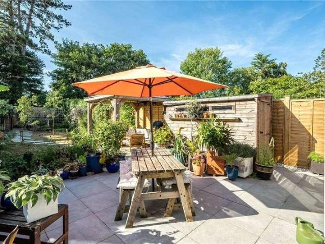 House for sale in Wrecclesham, Fole