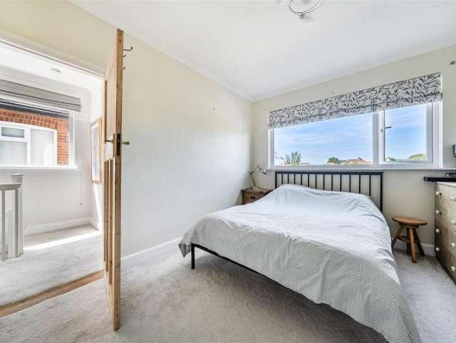 House for sale in Middlecroft, Hampshire