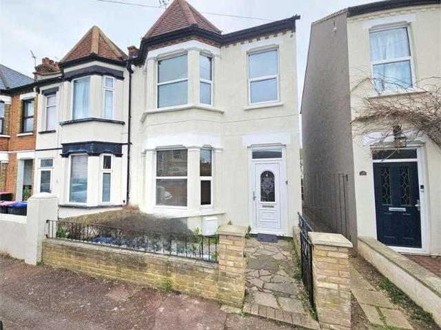 House for sale in Alton Barnes, Essex