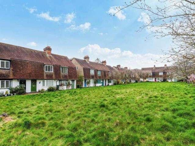 House for sale in The Wells, Surrey