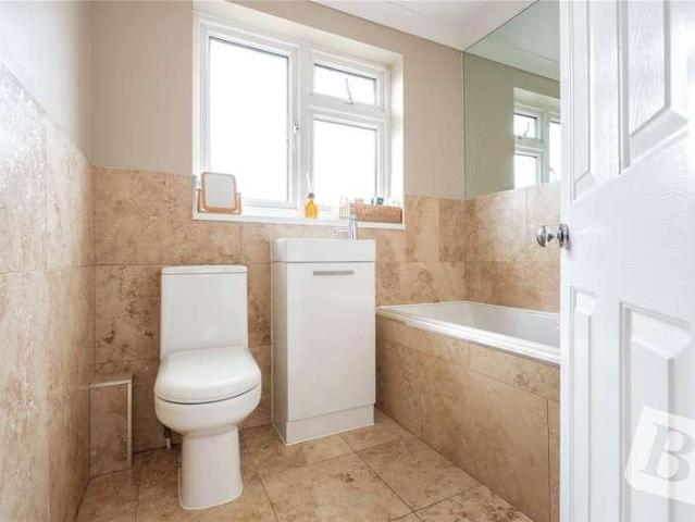 House for sale in Shotgate, Essex