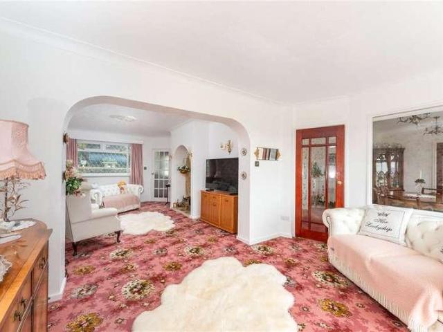 House for sale in Cottingley, West Yorkshire