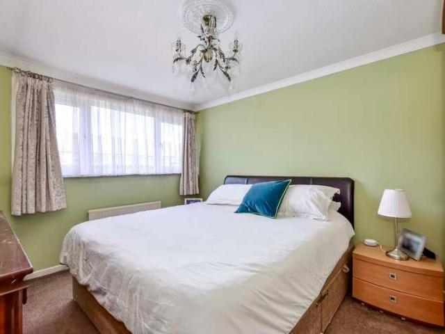 House for sale in Kingswood, Watford