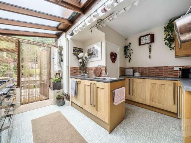 House for sale in Fole, Surrey