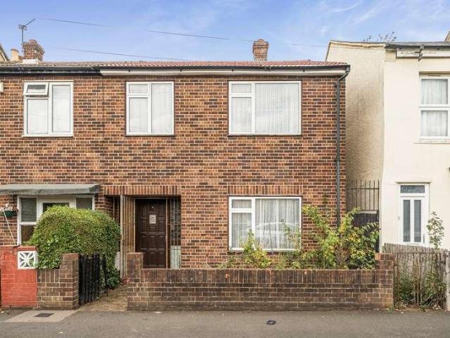 House for sale in Lonesome, Greater London