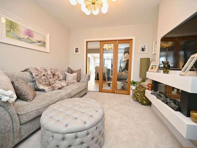 House for sale in Mapplewell, South Yorkshire