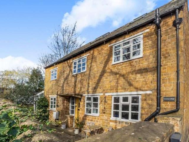 House for sale in Evershot, Oxfordshire