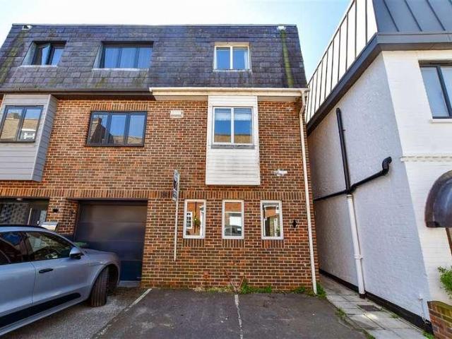 House for sale in Spring Vale, Hampshire