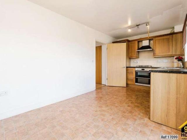 House for sale in Elm Park, Greater London