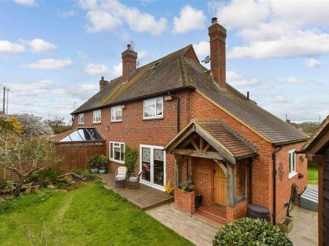 House for sale in Fole, Surrey