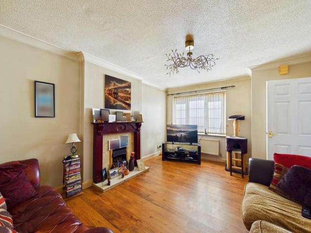 House for sale in South Kirkby and Moorthorpe, South Kirkby