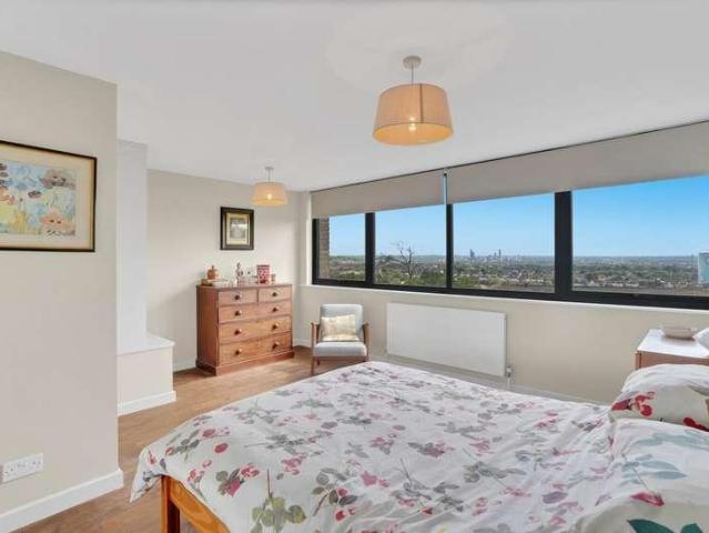 House for sale in London Borough of Croydon, Upper Norwood