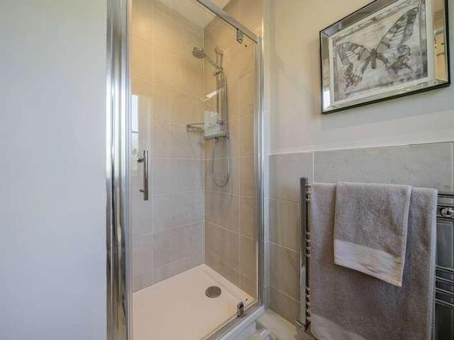 House for sale in Madley Park, Black Bourton