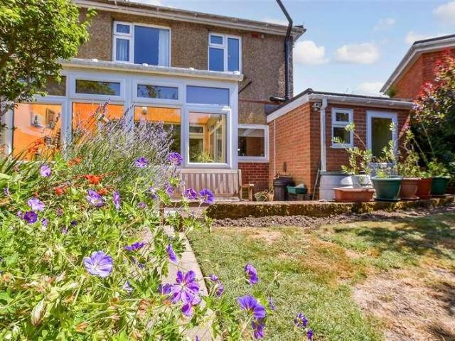 House for sale in River, Ash