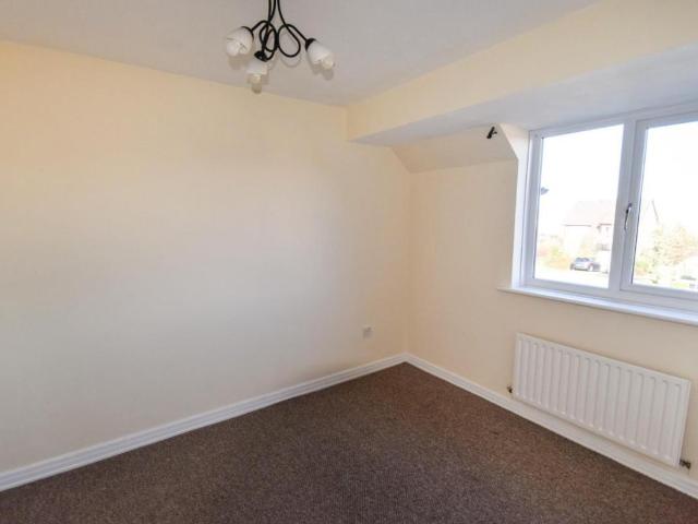 House for sale in Cottingley, West Yorkshire