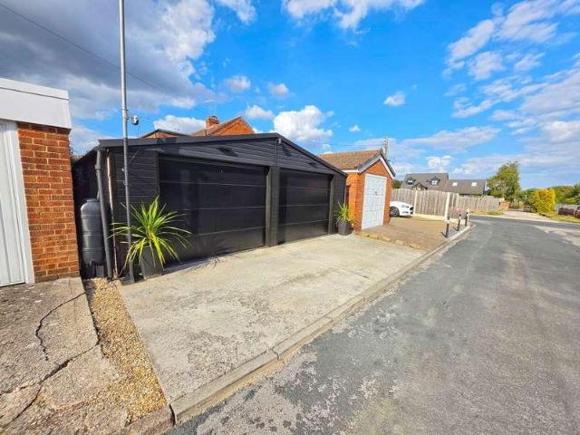 House for sale in Hemingfield, South Yorkshire