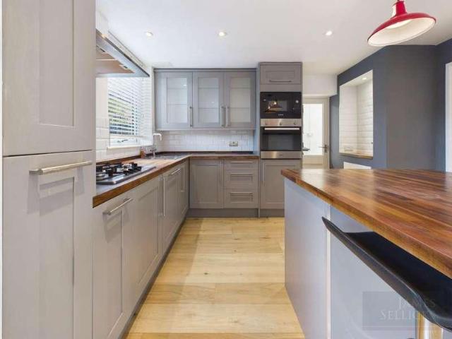 House for sale in Humberstone, Leicester