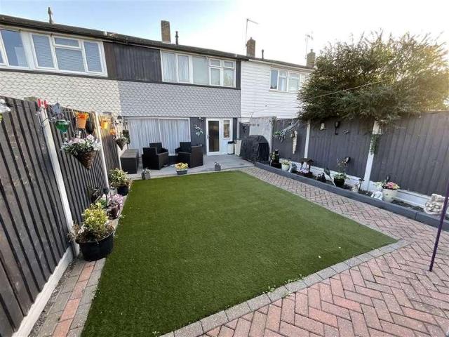 House for sale in Lee Chapel, Basildon