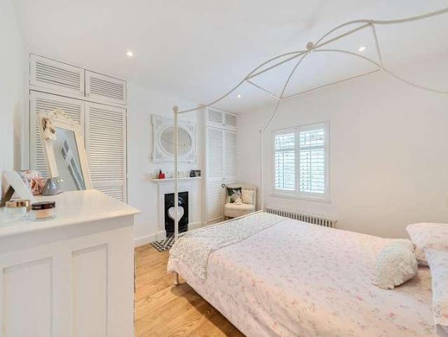 House for sale in Greater London