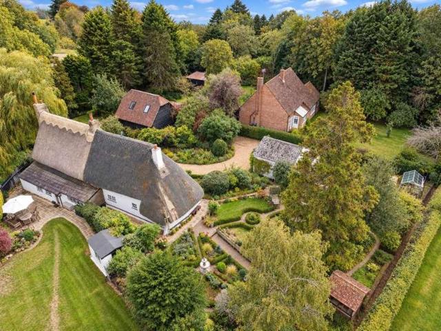 House for sale in Rushden, King's Walden