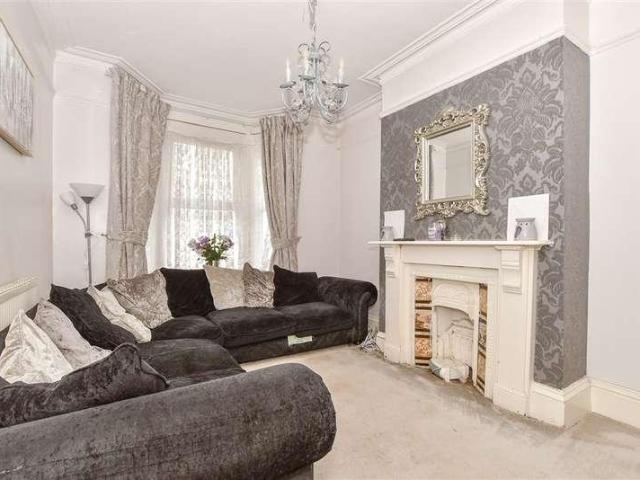 House for sale in Sheerness, Oad Street