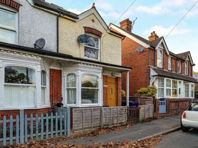 House for sale in Fole, Surrey