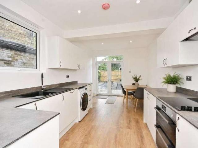 House for sale in Upton, Acol