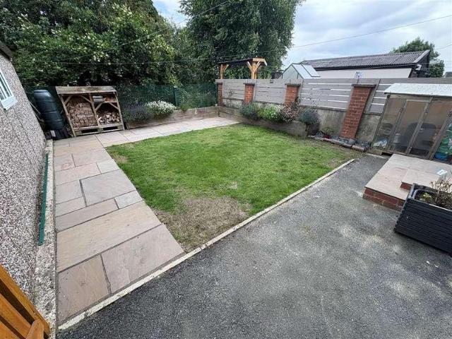 House for sale in Halifax, Illingworth Moor