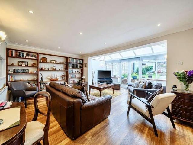 House for sale in Batchworth, Hertfordshire