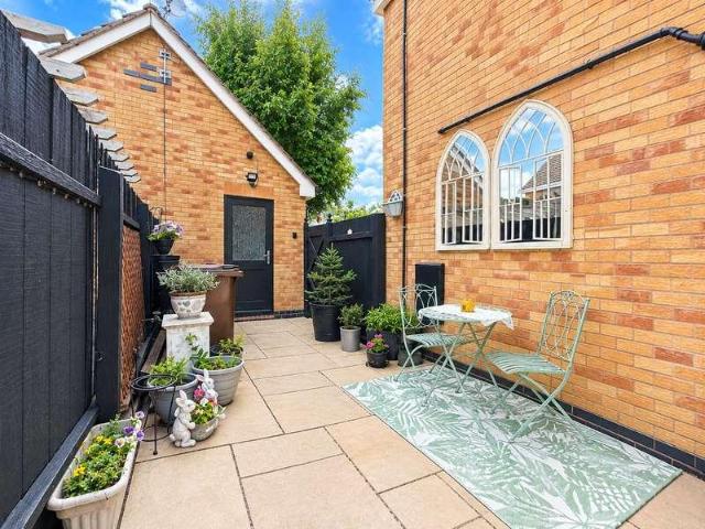 House for sale in Elmfield, Leicestershire