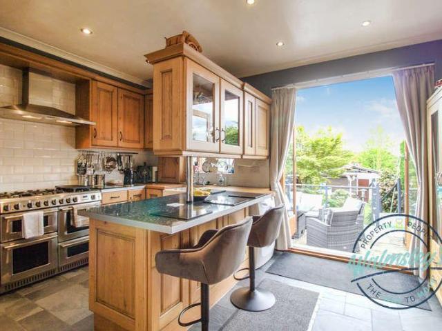 House for sale in Cheylesmore, West Midlands