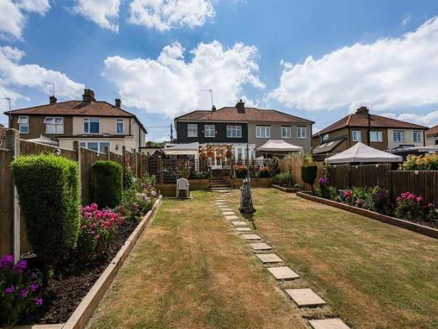 House for sale in Piddington and Wheeler End, Buckinghamshire