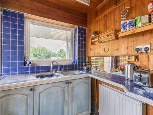 House for sale in Henley-on-Thames, Berrick Salome