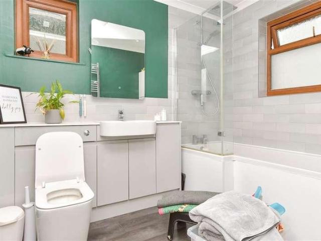 House for sale in Grove Park, Swale
