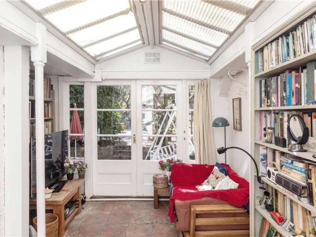 House for sale in Kennington, Greater London