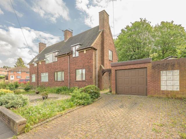 House for sale in Haden Hill, Fold Hill