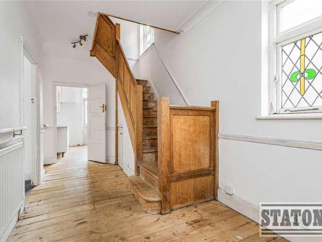 House for sale in Woodside Park, Greater London