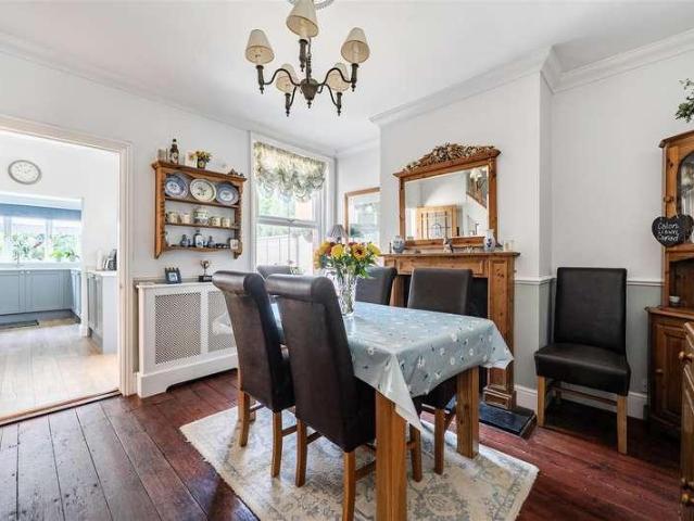 House for sale in Crowthorne