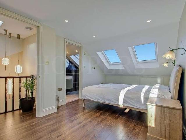 House for sale in Harlesden, Greater London