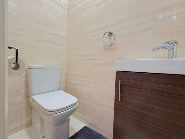 House for sale in Old Wharf, City Of Leicester