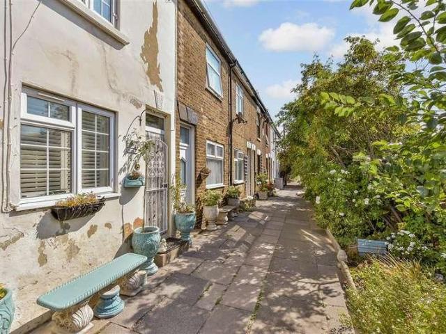 House for sale in Sheerness, Oad Street