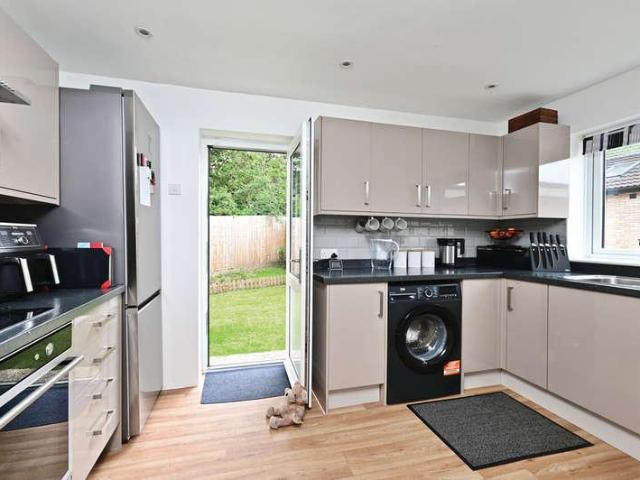 House for sale in Frogmore, Hart
