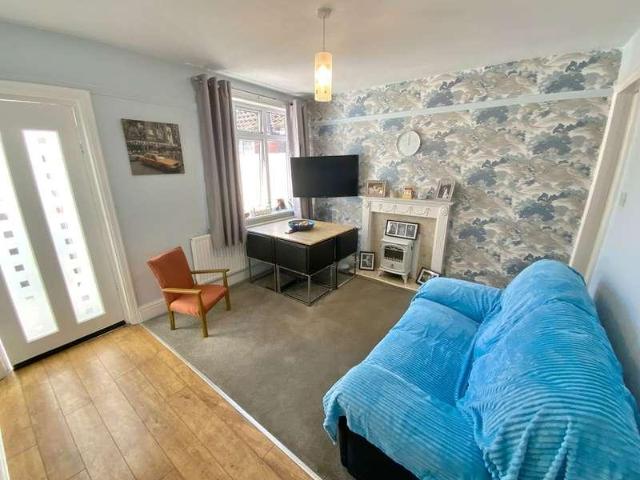 House for sale in Halesowen, West Midlands