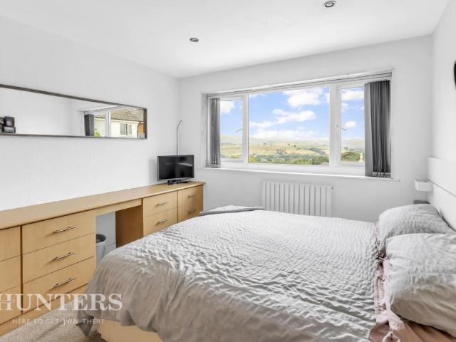 House for sale in Caldermoor, Burnedge