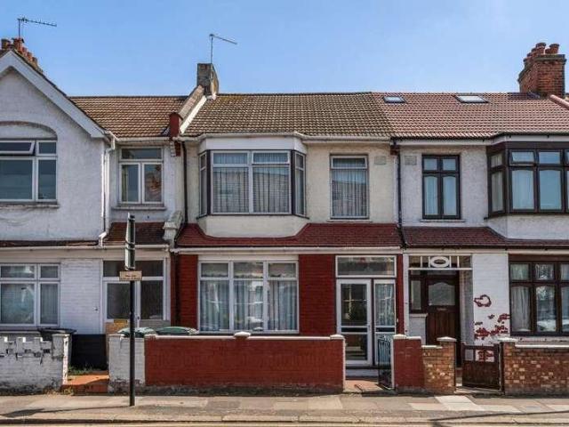 House for sale in Greater London